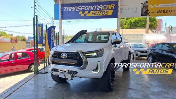 TOYOTA HILUX 2.8 SR 4X4 CD 16V DIESEL 4P AUTOMÁTICO